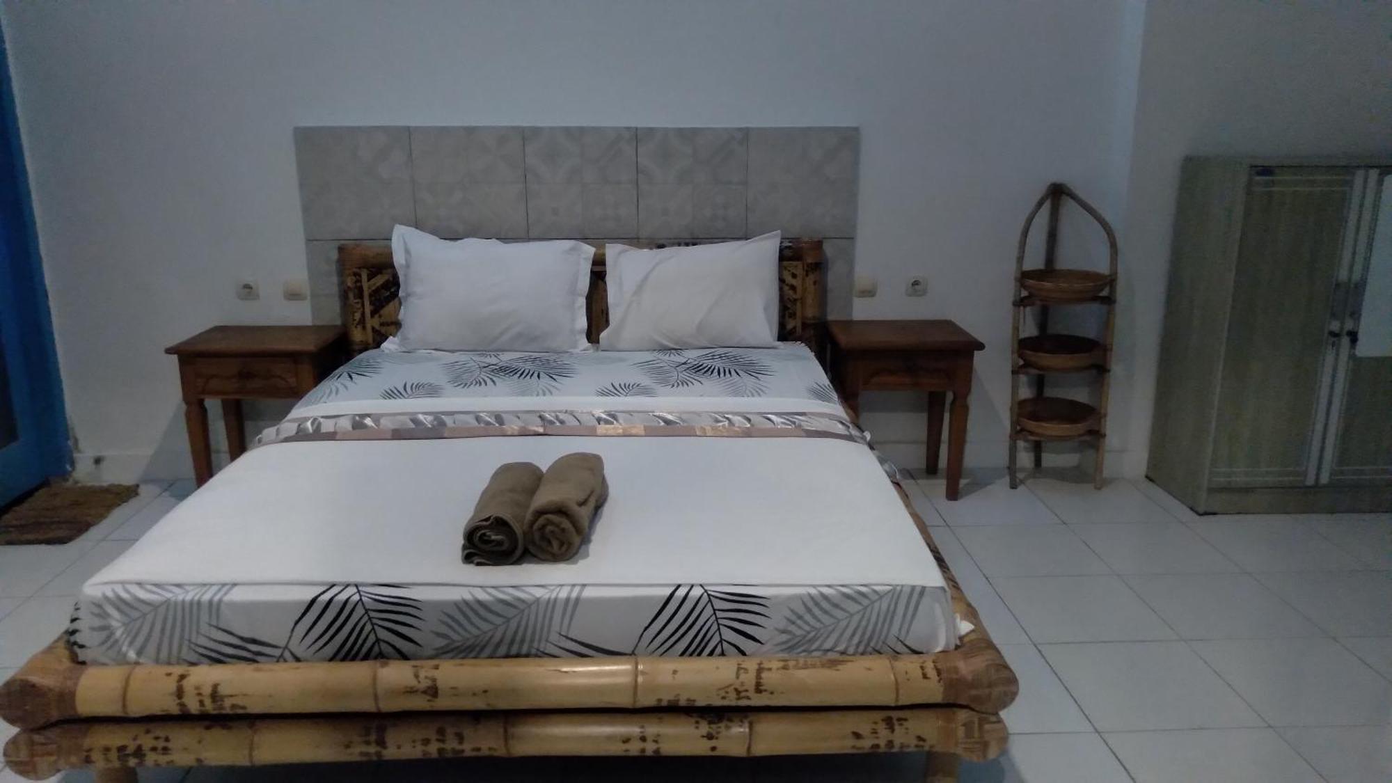 Palm Trees Villas غيلي آير الغرفة الصورة